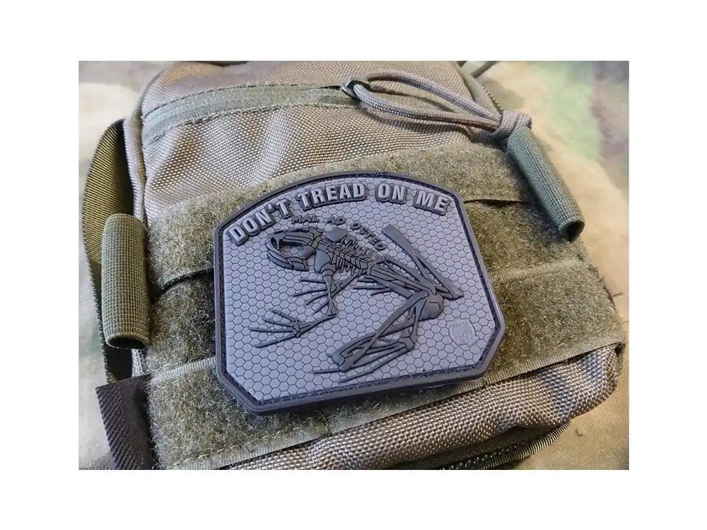 3D nášivka Don´t tread on me frog - černá, Jackets to go Super Cena
