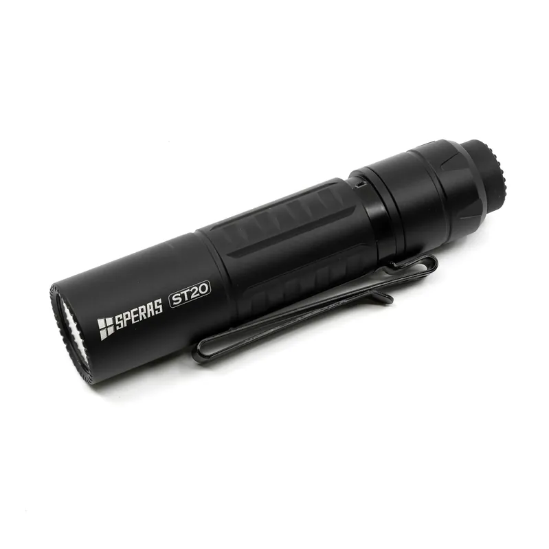 Super Cena Svítilna ST20A kompaktní, 1300 lumenů, 175 metrů, IP68 ČERNÁ