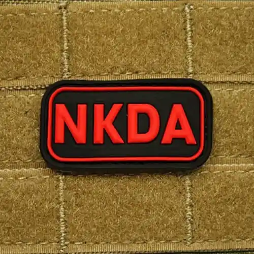 Expresní Doručení Nášivka KREV NKDA plast ČERNÁ/ČERVENÁ